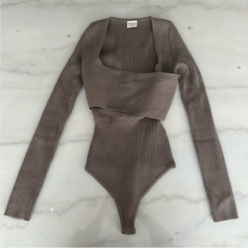 NEW Abercrombie LuxeLoft Wrap Sweater Bodysuit Taupe - Size XXS - Picture 2 of 3